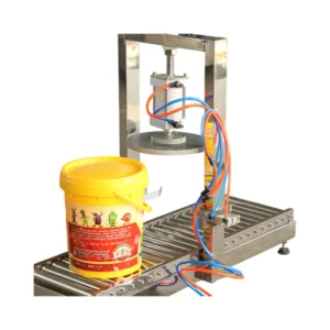 TCM-1000 เครื่องปิดฝาขวดแกลลอนพร้อมสายพานลำเลียงแบบลูกกลิ้ง
